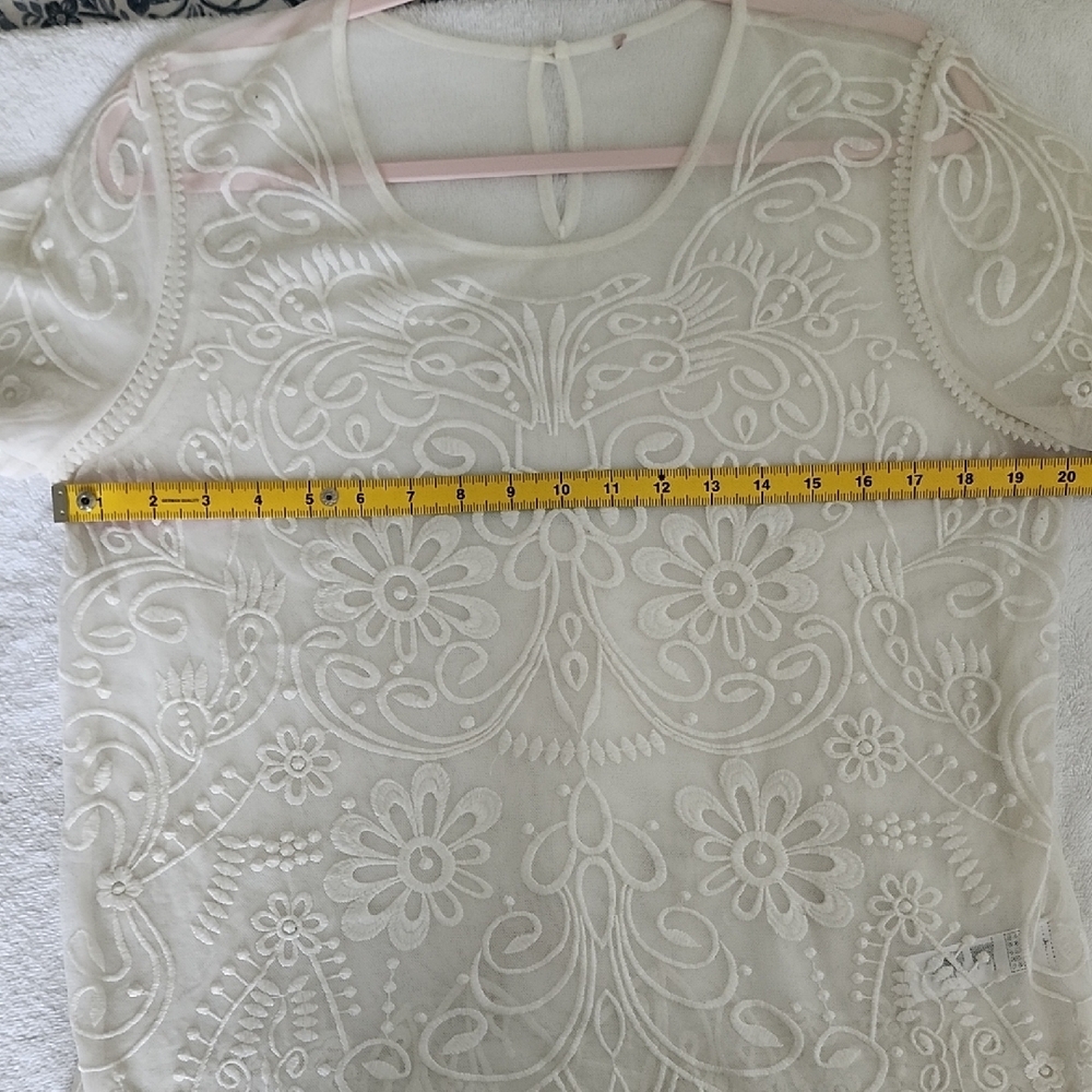 White Embroidered Sheer - Picture 4 of 4